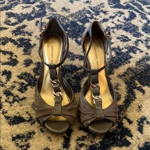 Antonio Melani GRAY heels